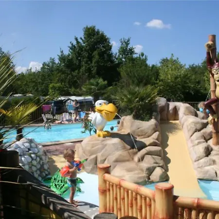 Mobil Confortable, Climatisation - 6 Pers. - Api-1-52-2949 *